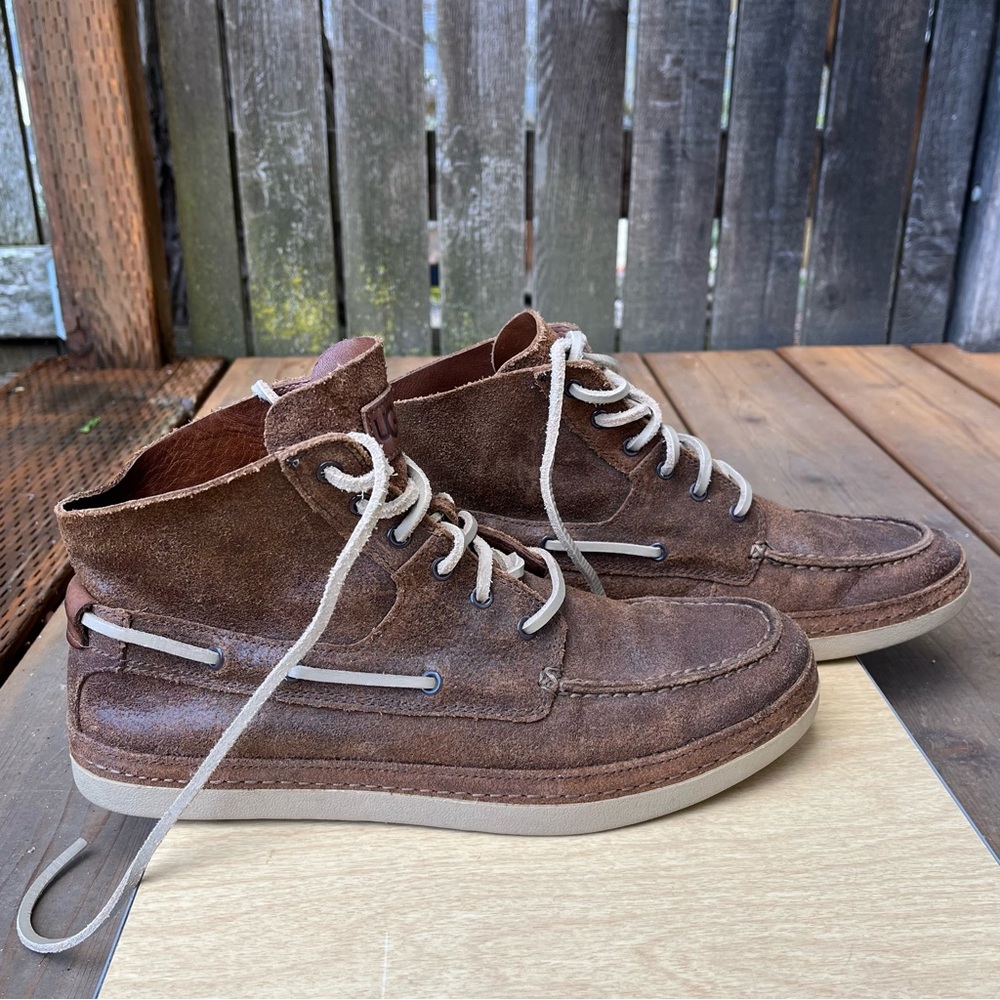 UGG Men’s Bayne Full Grain Leather Lace Up Vibram Sole Chukka Ankle Boots Sz 10